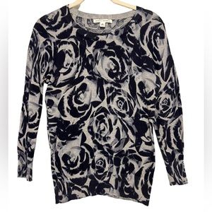 Banana Republic Rose Floral Sweater Womens XS Gray Black